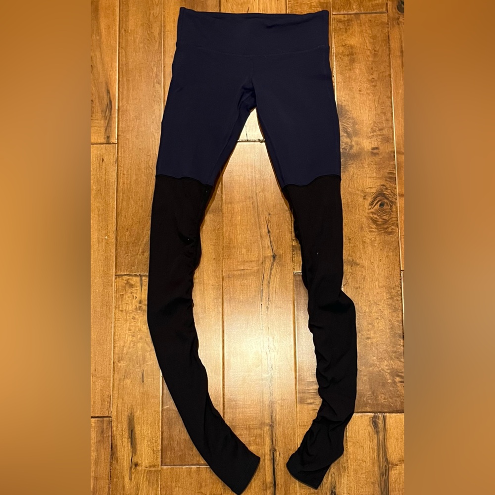 Alo Navy and Black Leggings